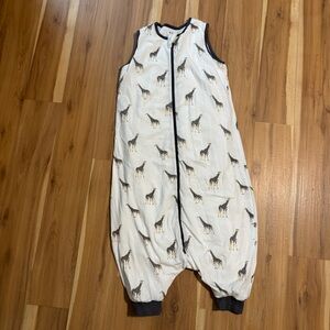 Kyte Baby Giraffe Print Sleeveless Baby Walker Sleep Sack - White & Navy